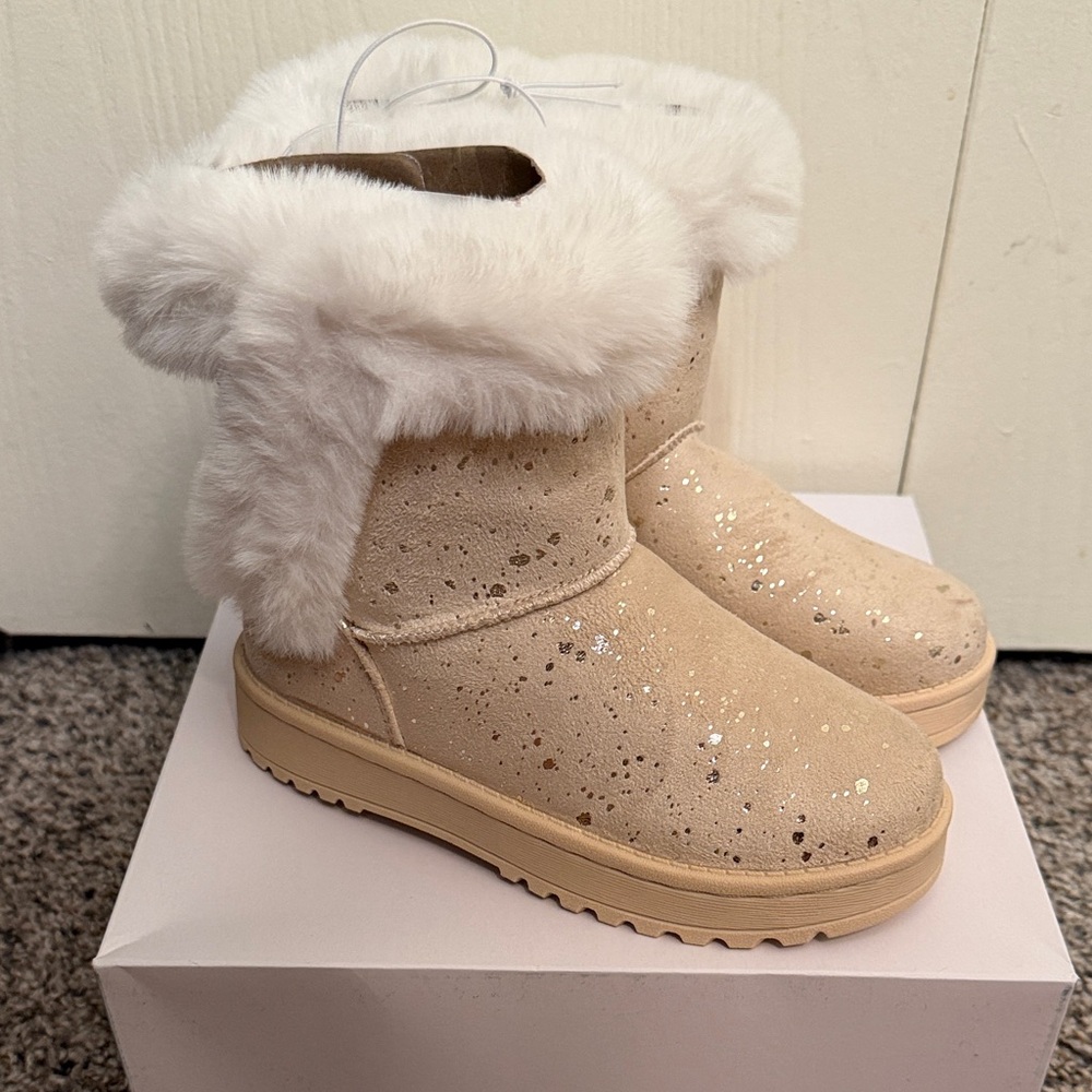 New!Sonoma Kids Boots with White Fur Trim